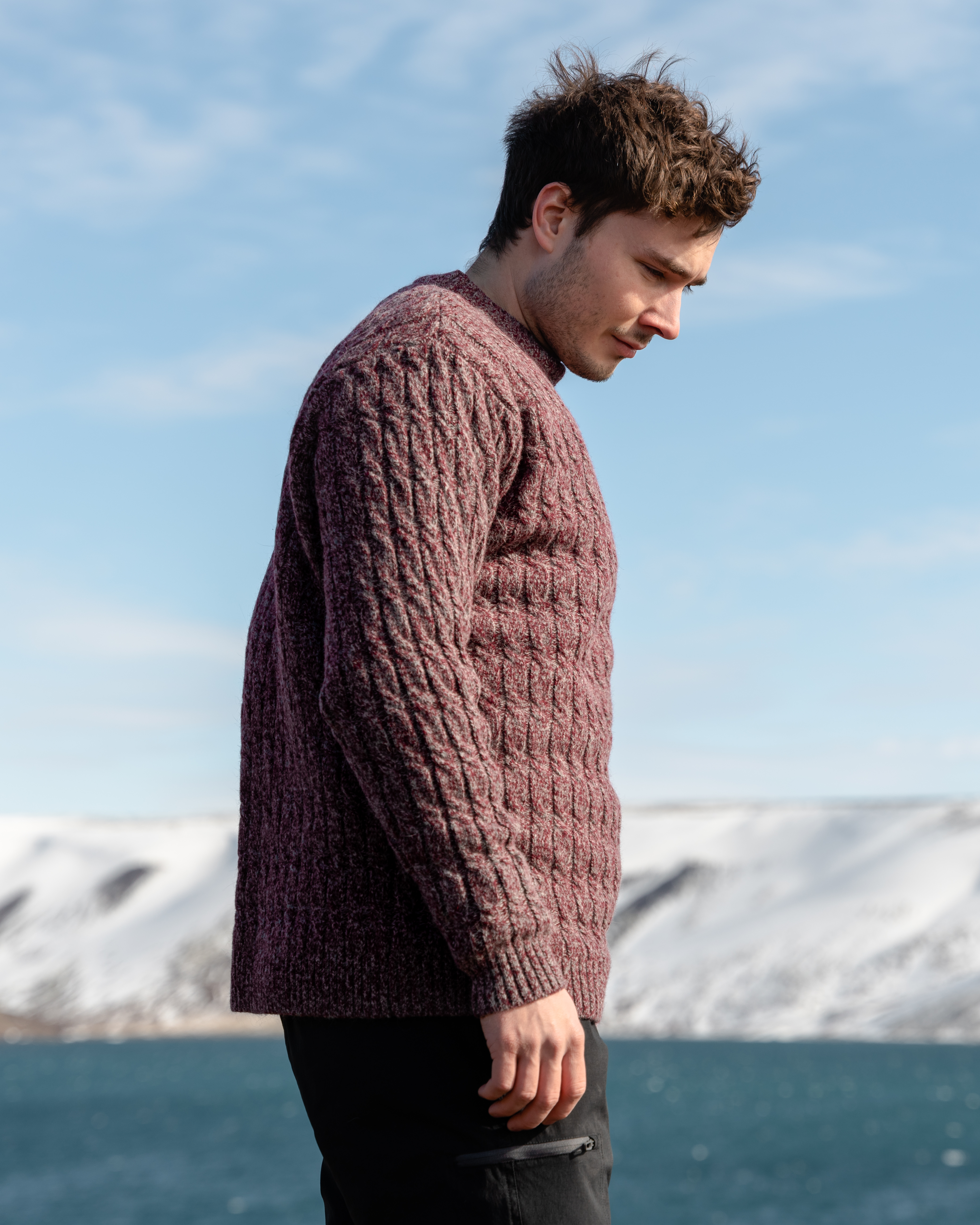 Hraunfjall Zopfstrickpullover aus Wolle 