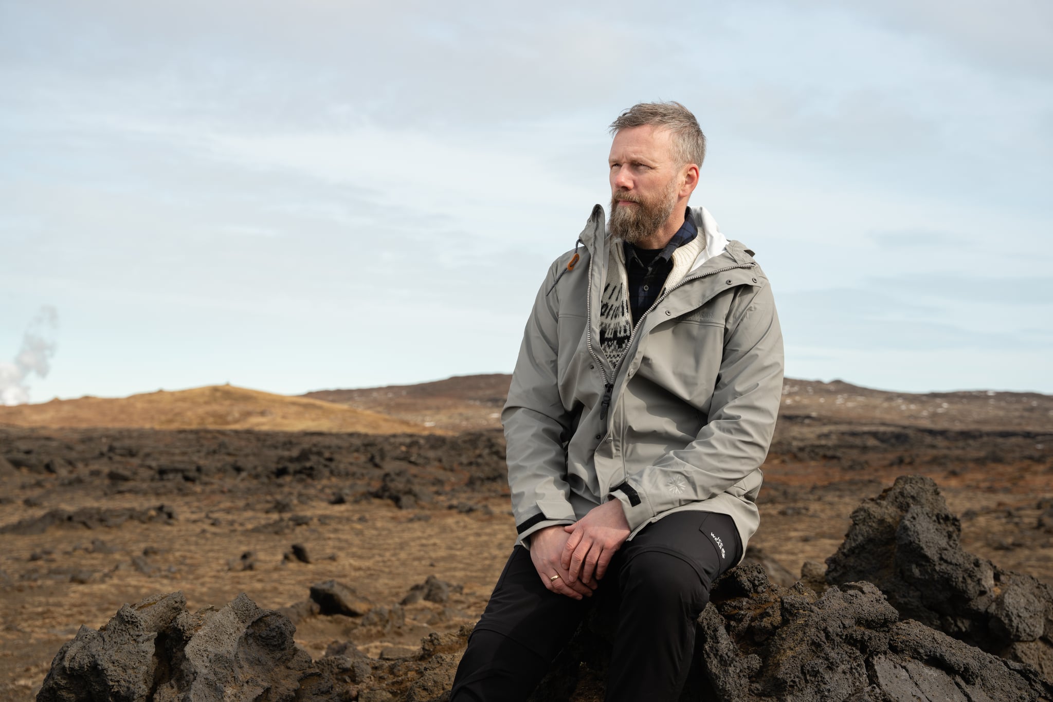 iceland-man-grey-rainjacket_47.jpeg