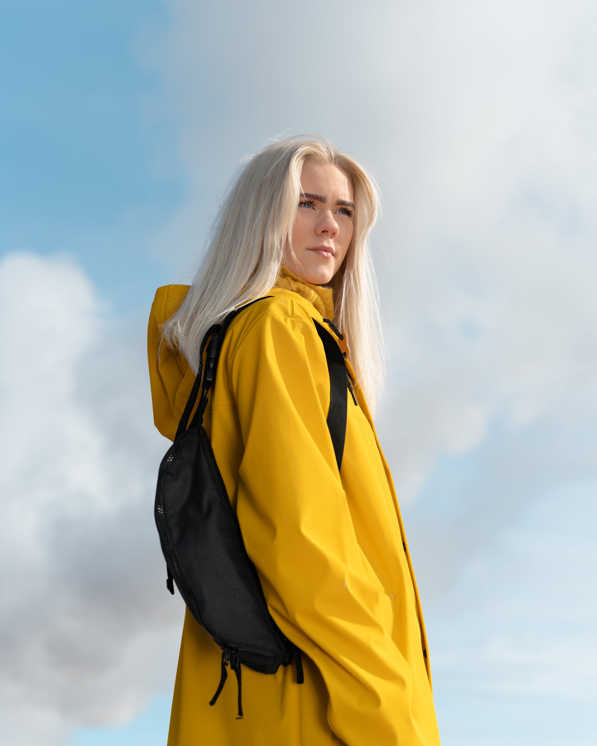 icelandic-woman-yellow-raincoat-hotspring_23.jpeg