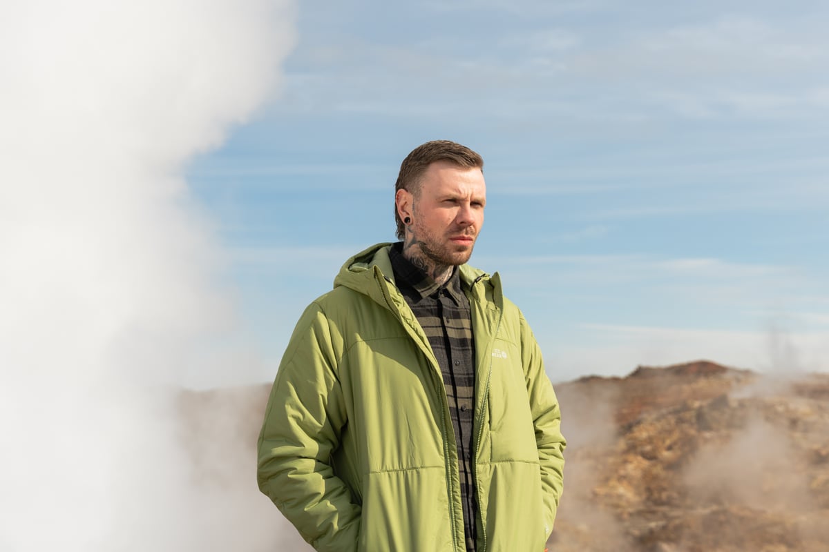iceland-man-green-outdoor-clothing_15.jpeg