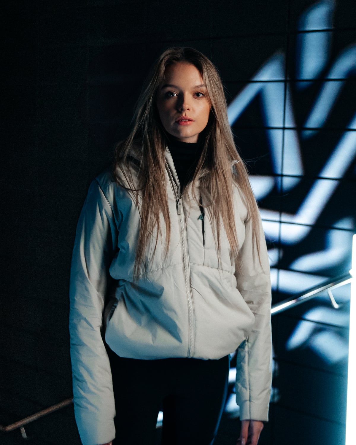 woman-white-jacket.jpeg