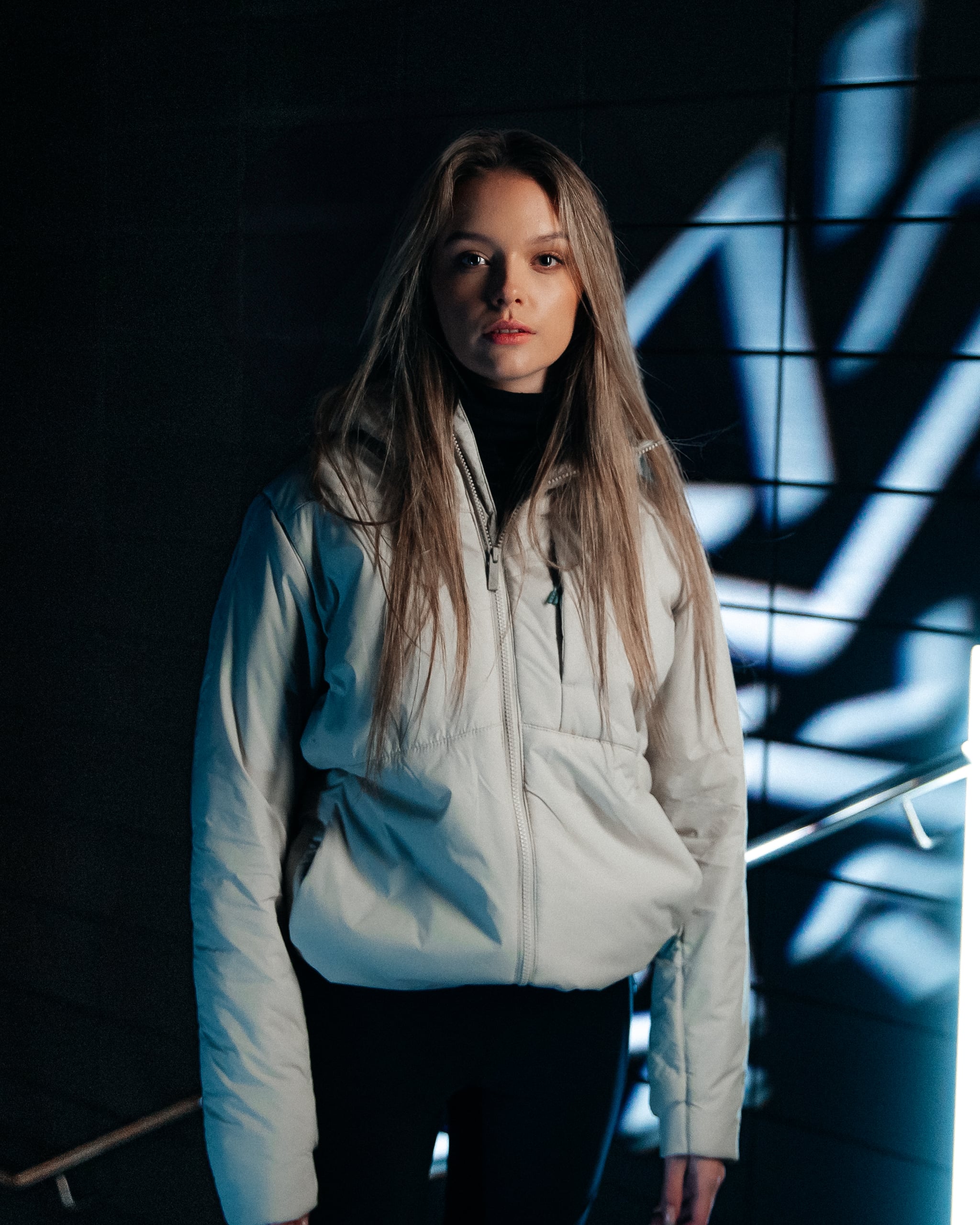 woman-white-jacket.jpeg