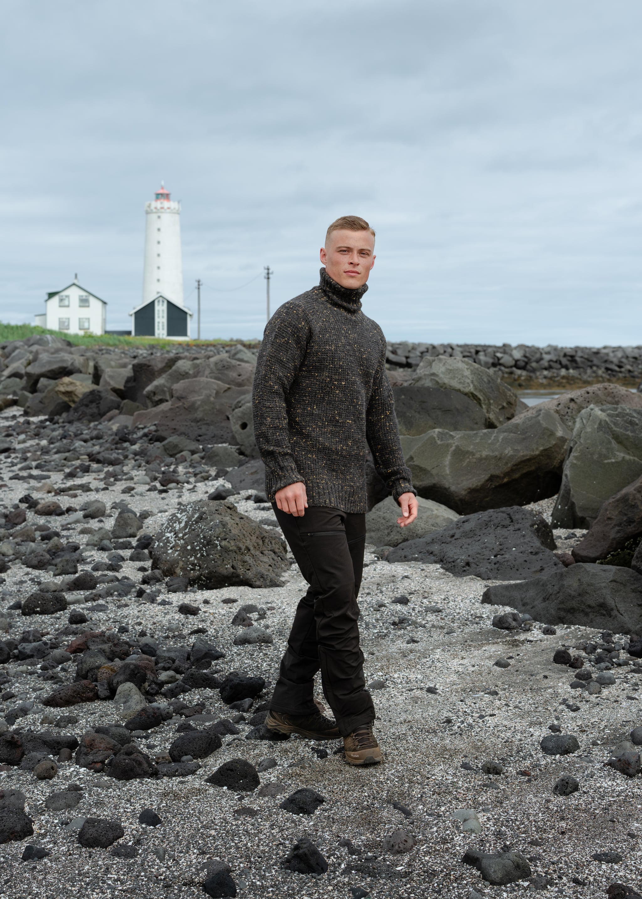 Hraunhóll rúllukragapeysa úr lambsull