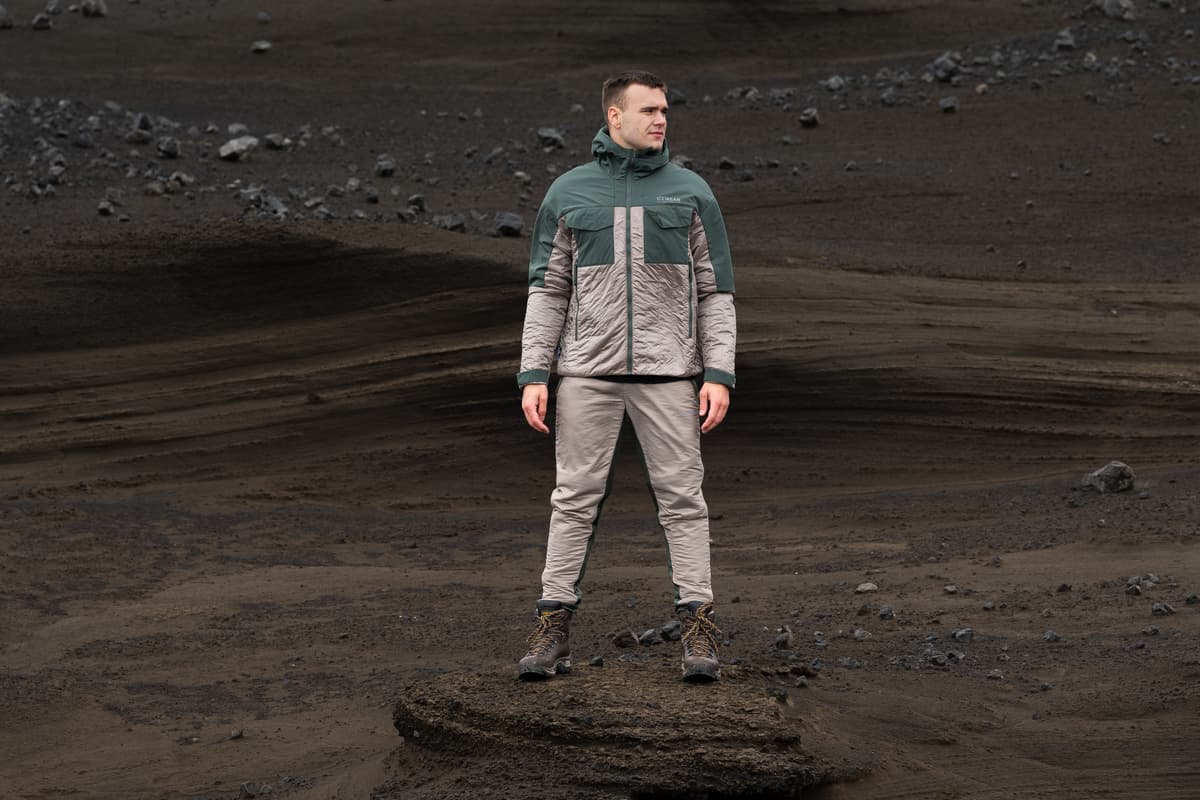 Ein Mann an einem Sandberg