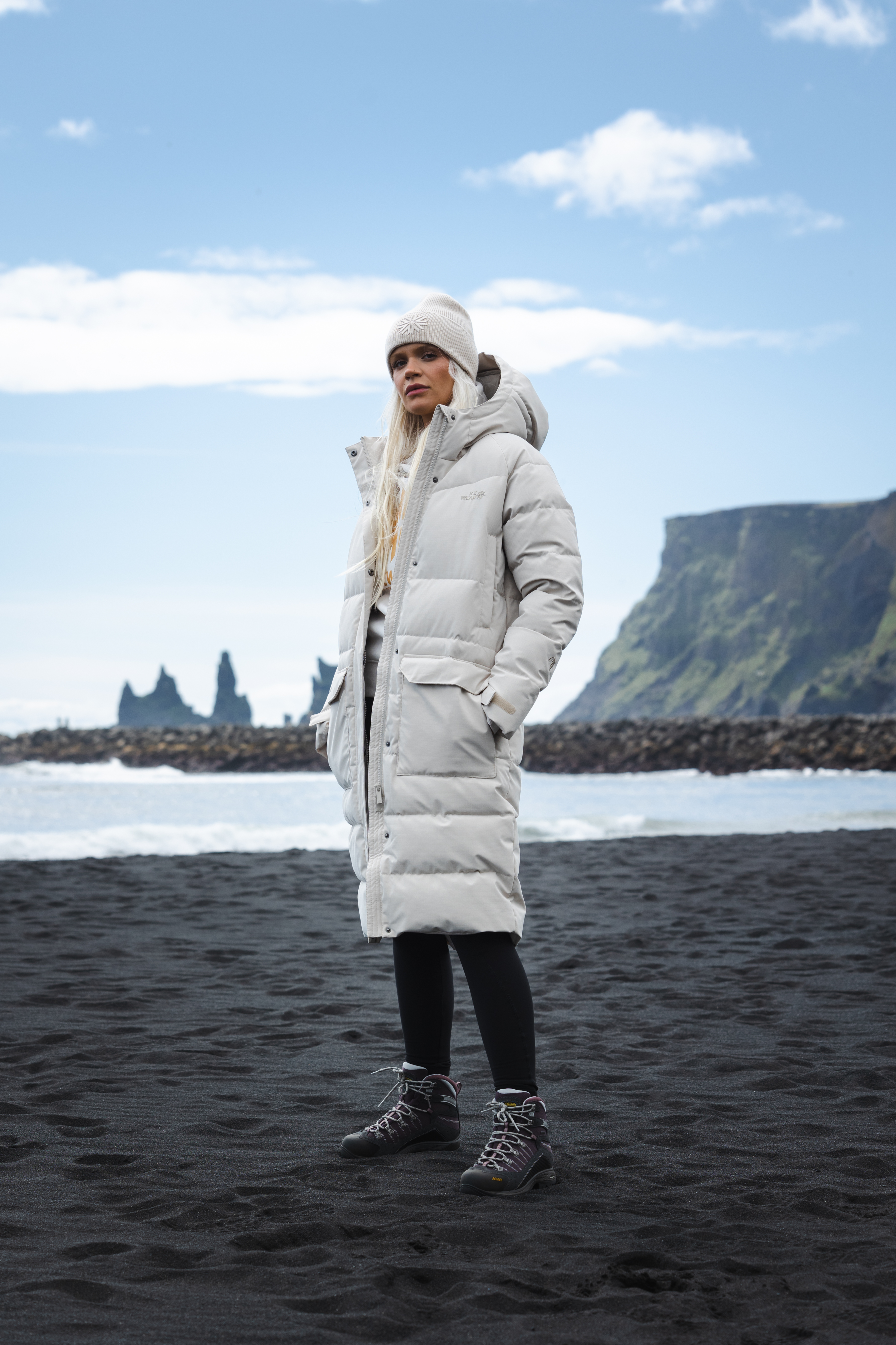 Fönn women´s long parka insulated with Icelandic wool Fönn women´s long parka insulated with Icelandic wool