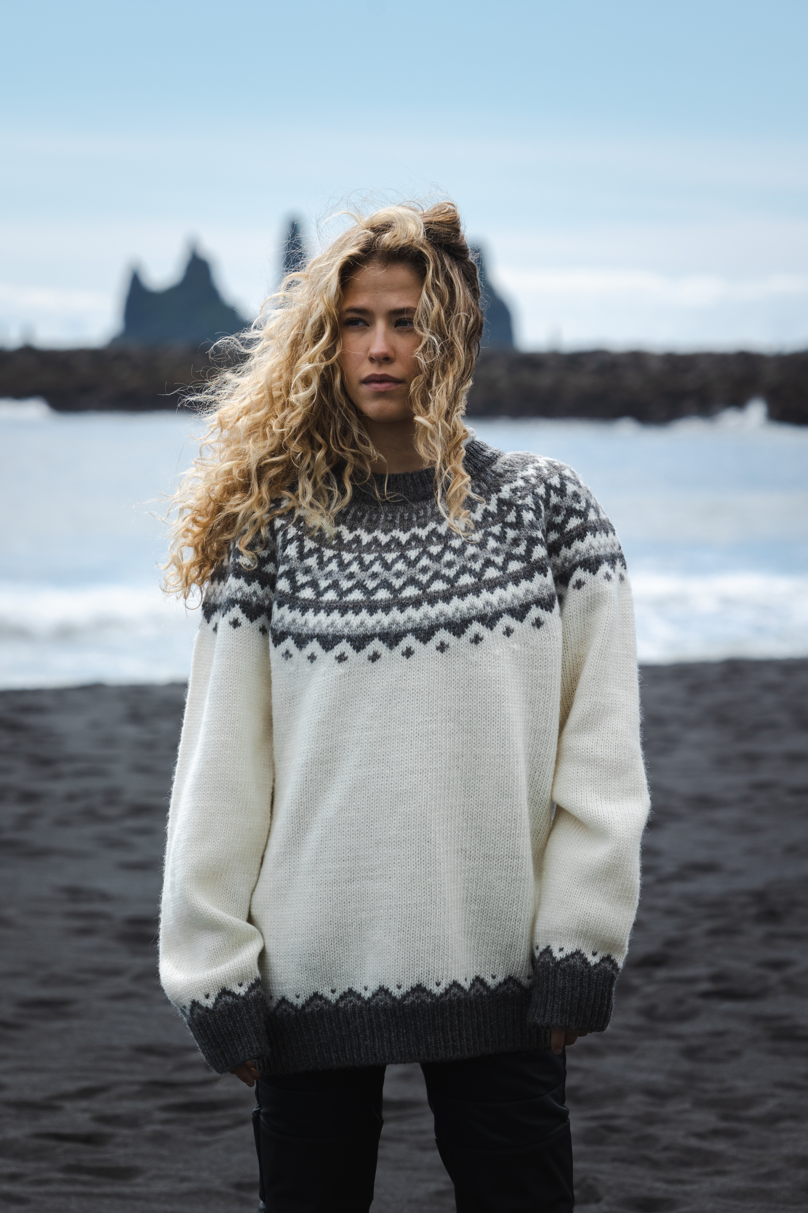 Skjaldbreiður Icelandic pattern wool sweater