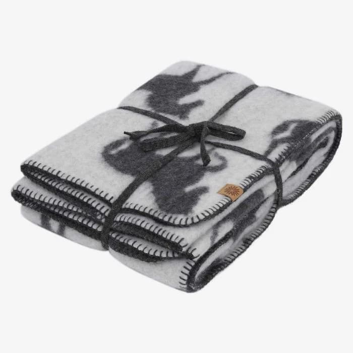 blanket with horse patterns