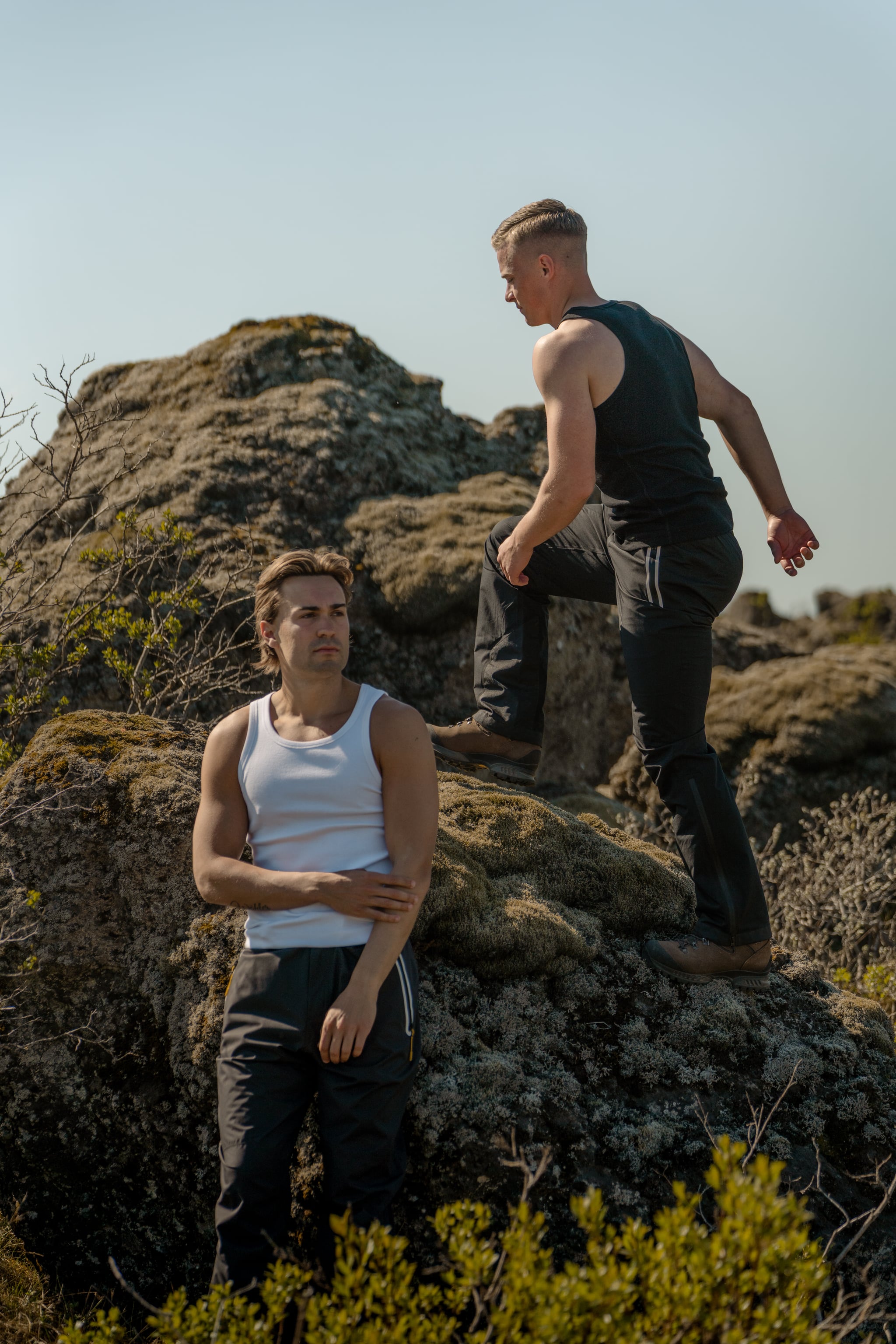 tanktop-outdoor-pants-5.jpeg