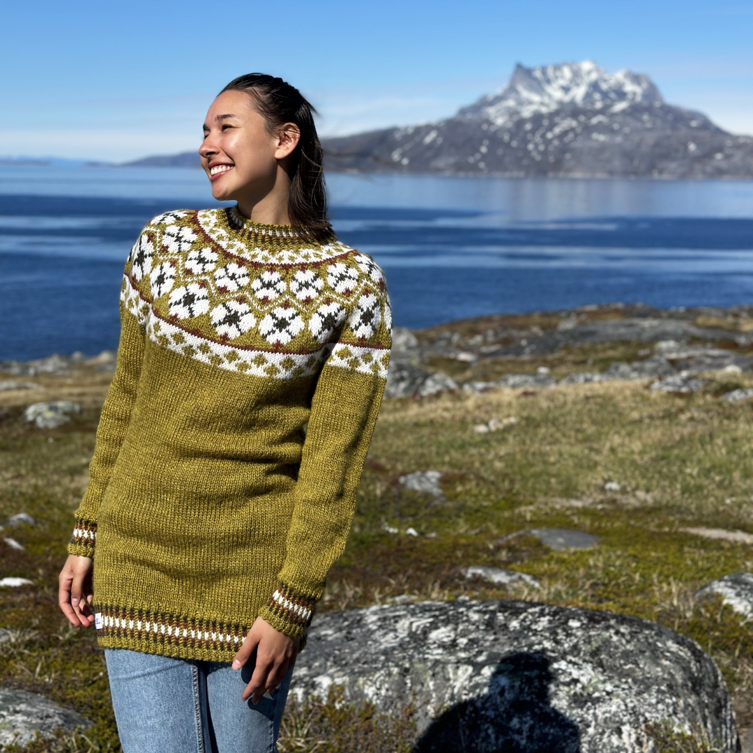 Ivalu munstruð peysa prjónauppskrift