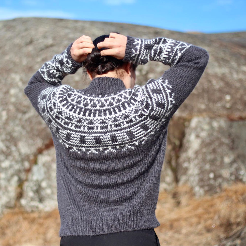 Inuk women's sweater knitting pattern