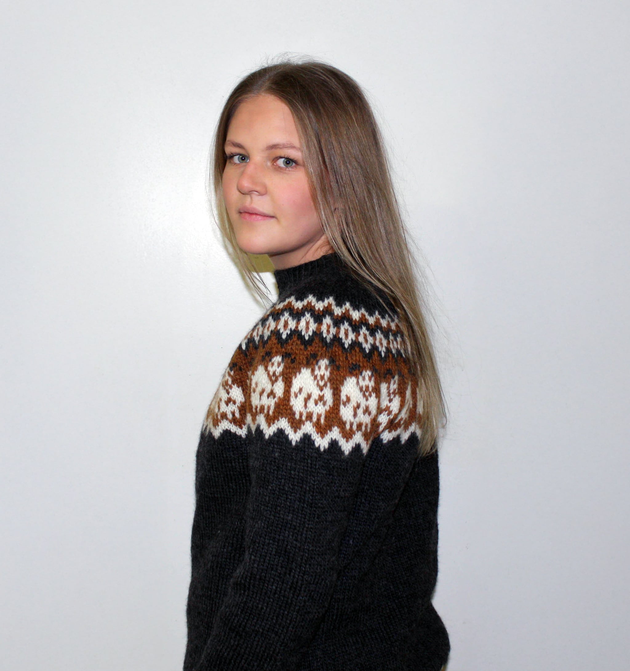 blida_knit0475_sheep-sweater_knitting-pattern_prjonauppskrift3.jpeg