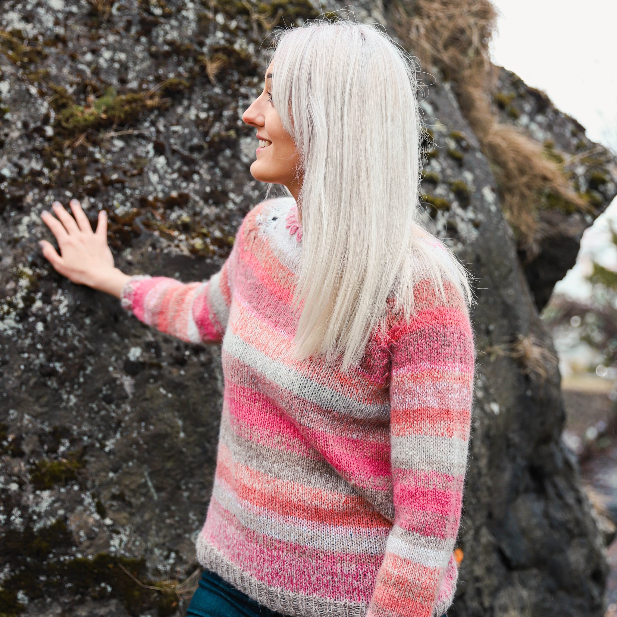 Brum striped women´s sweater knitting pattern