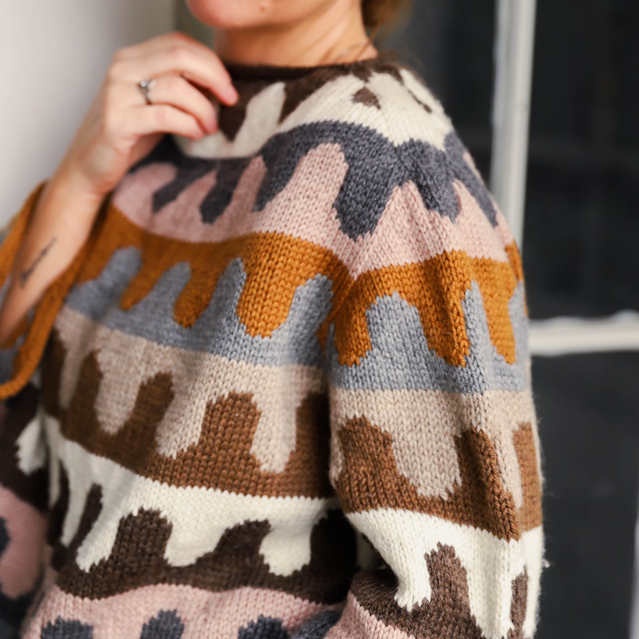 alva_gk-015_womens-swirl-sweater_knitting-pattern_prjonauppskriftir2.jpeg