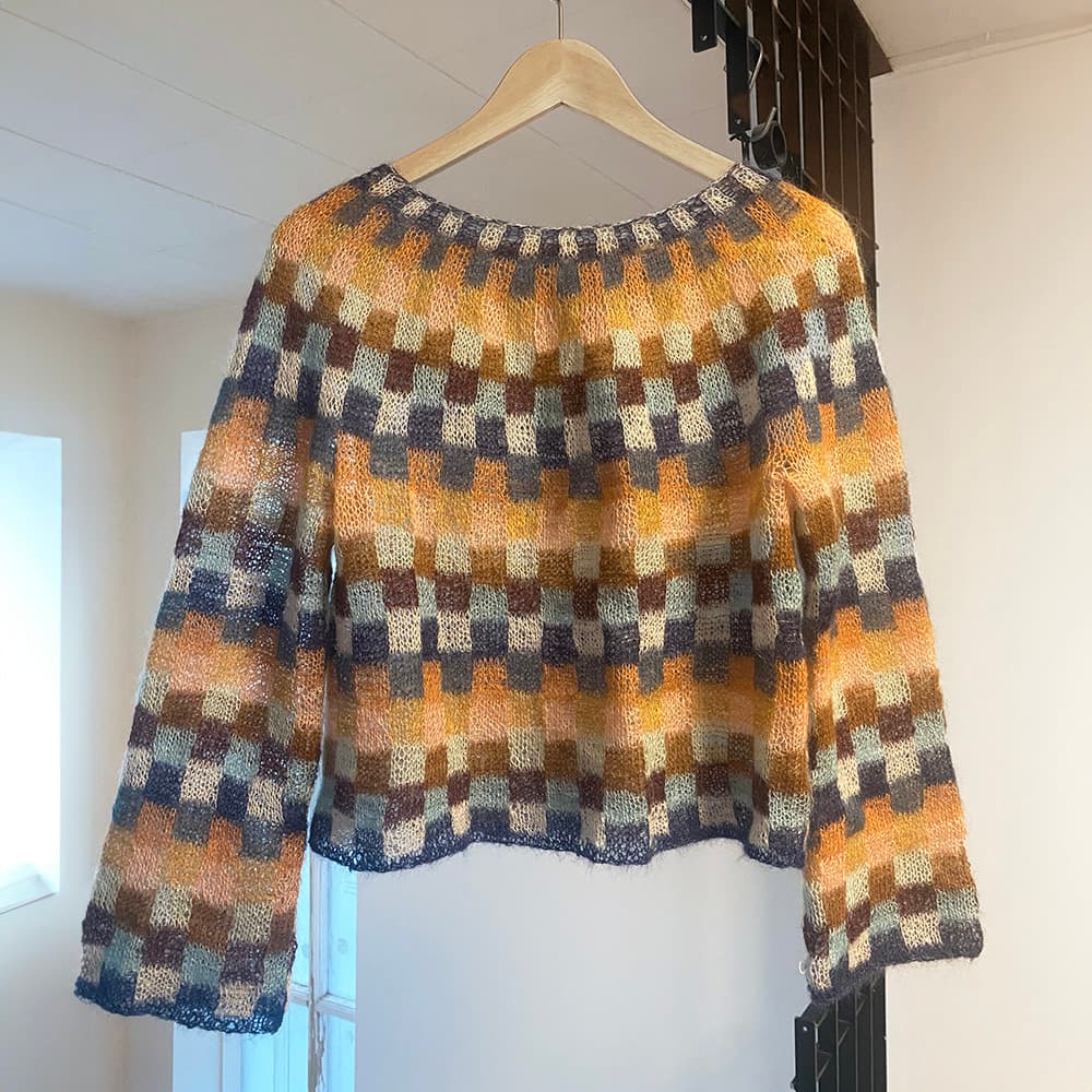 Macro square pattarned sweater knitting pattern