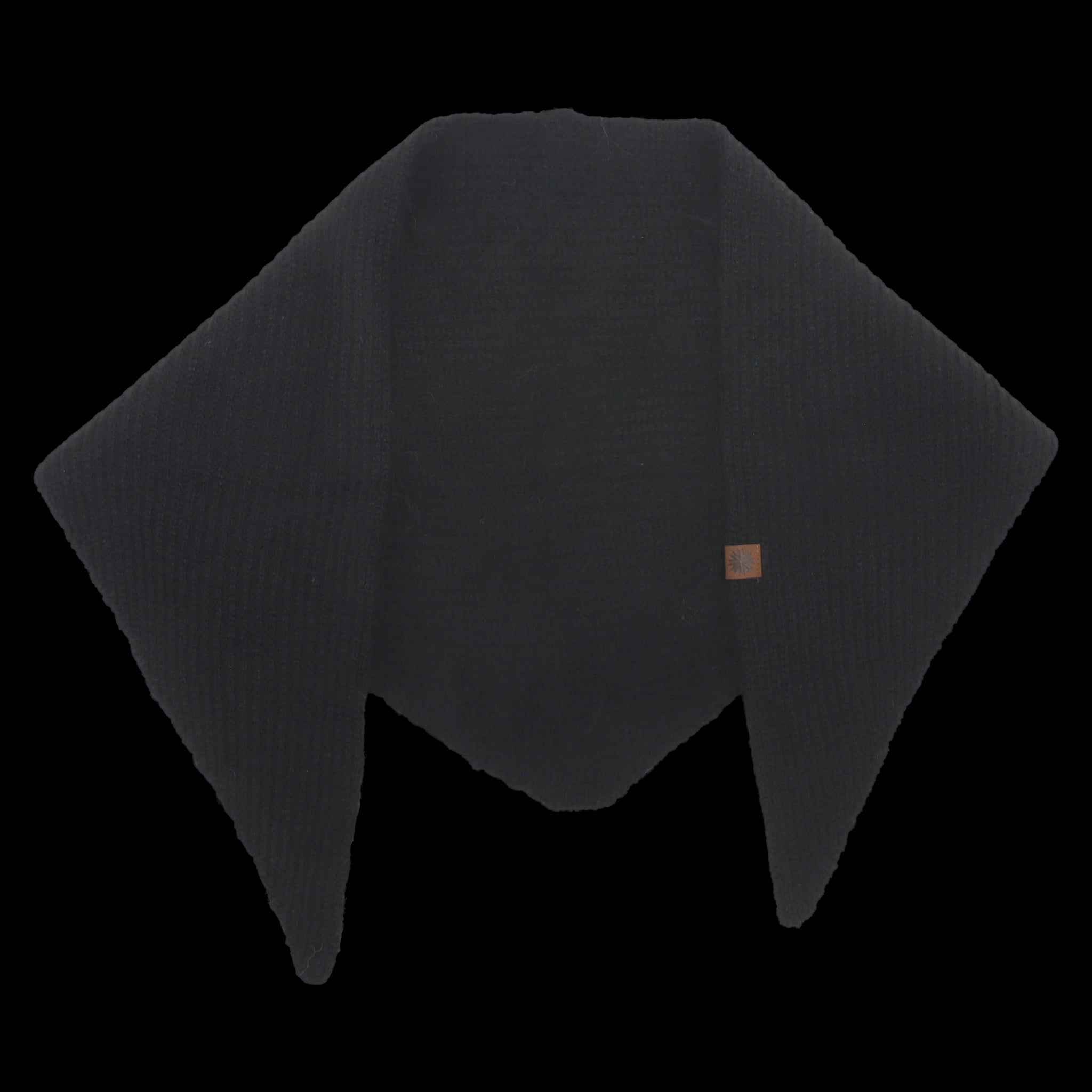 Grjóthylur triangular scarf