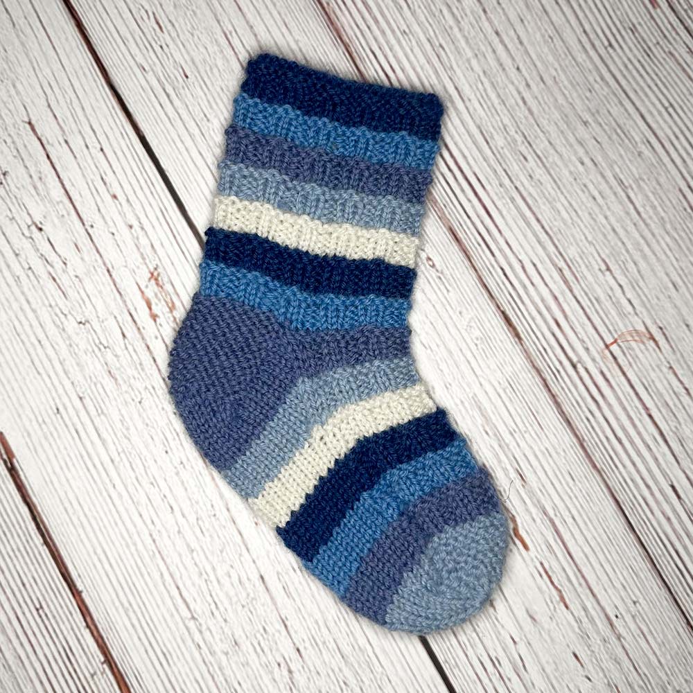 frelsi_ko-021_striped-socks_knitting-pattern_prjonauppskrift3.jpeg