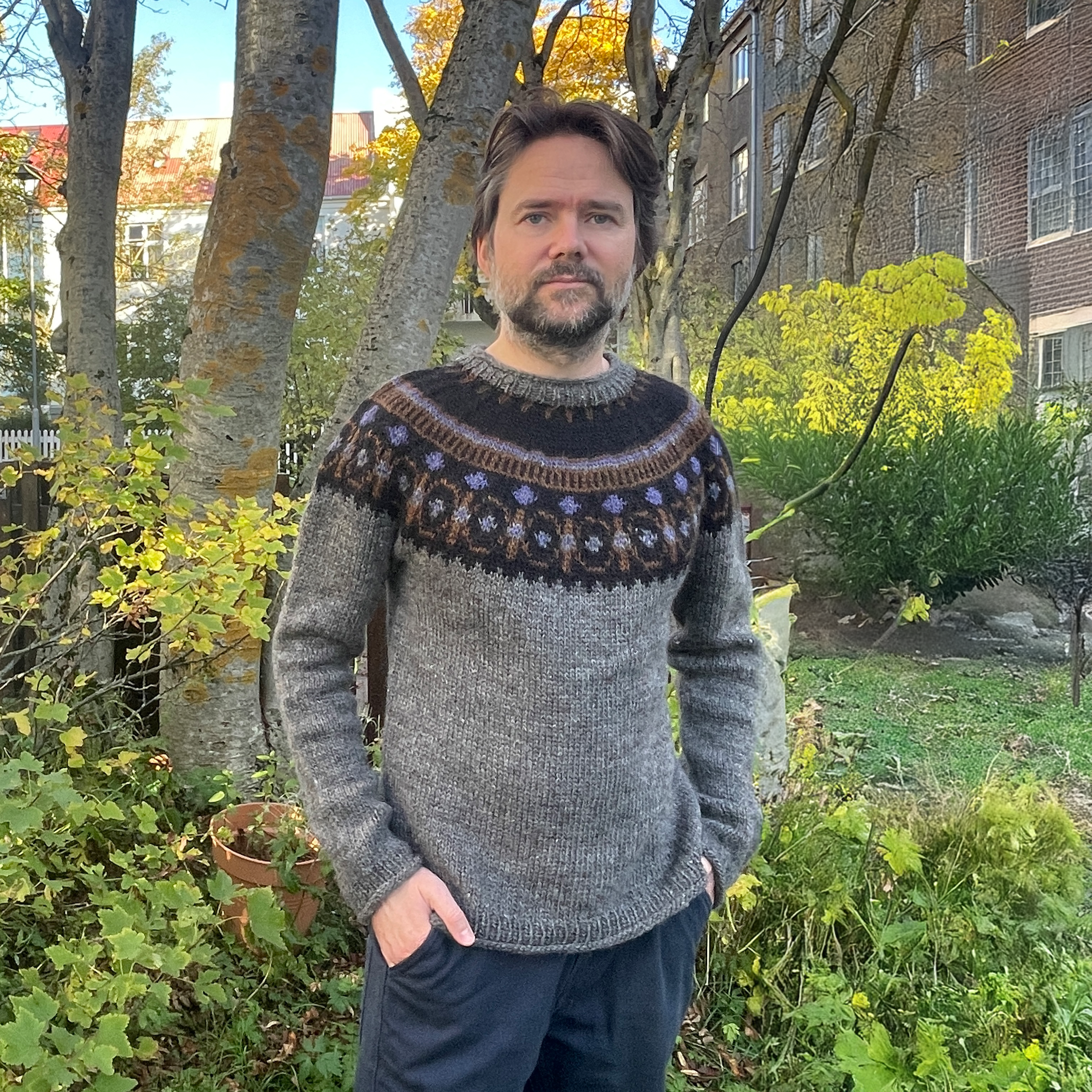 Skjól adult sweater knitting pattern
