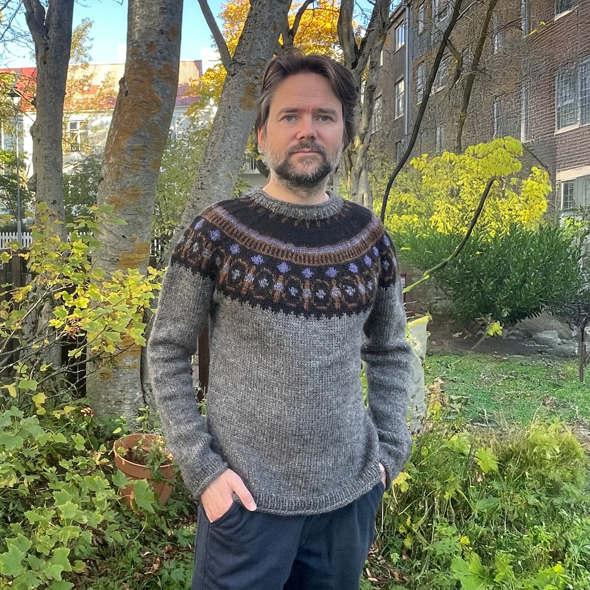 Skjól adult sweater knitting pattern