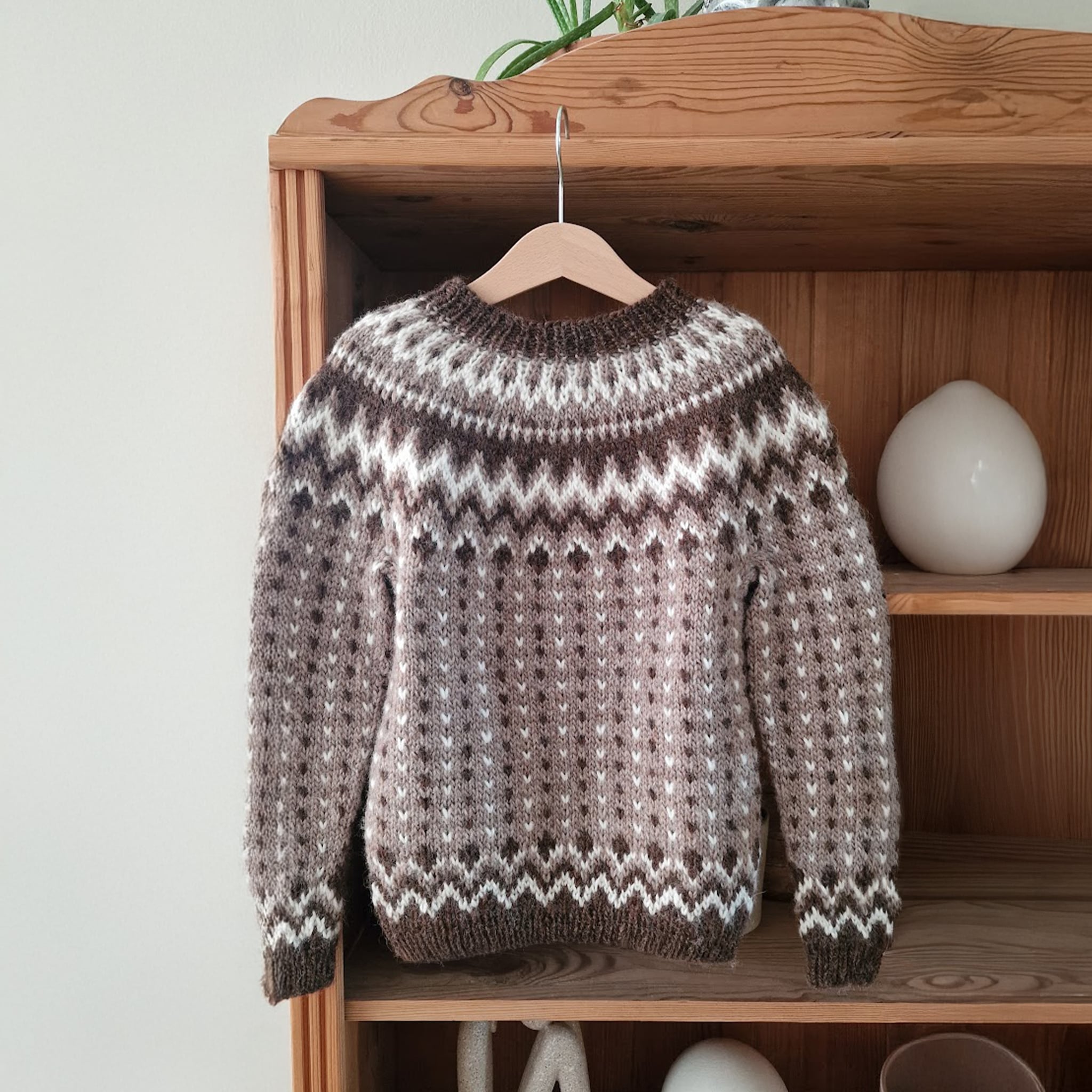 Fellsfjara kids sweater knitting pattern