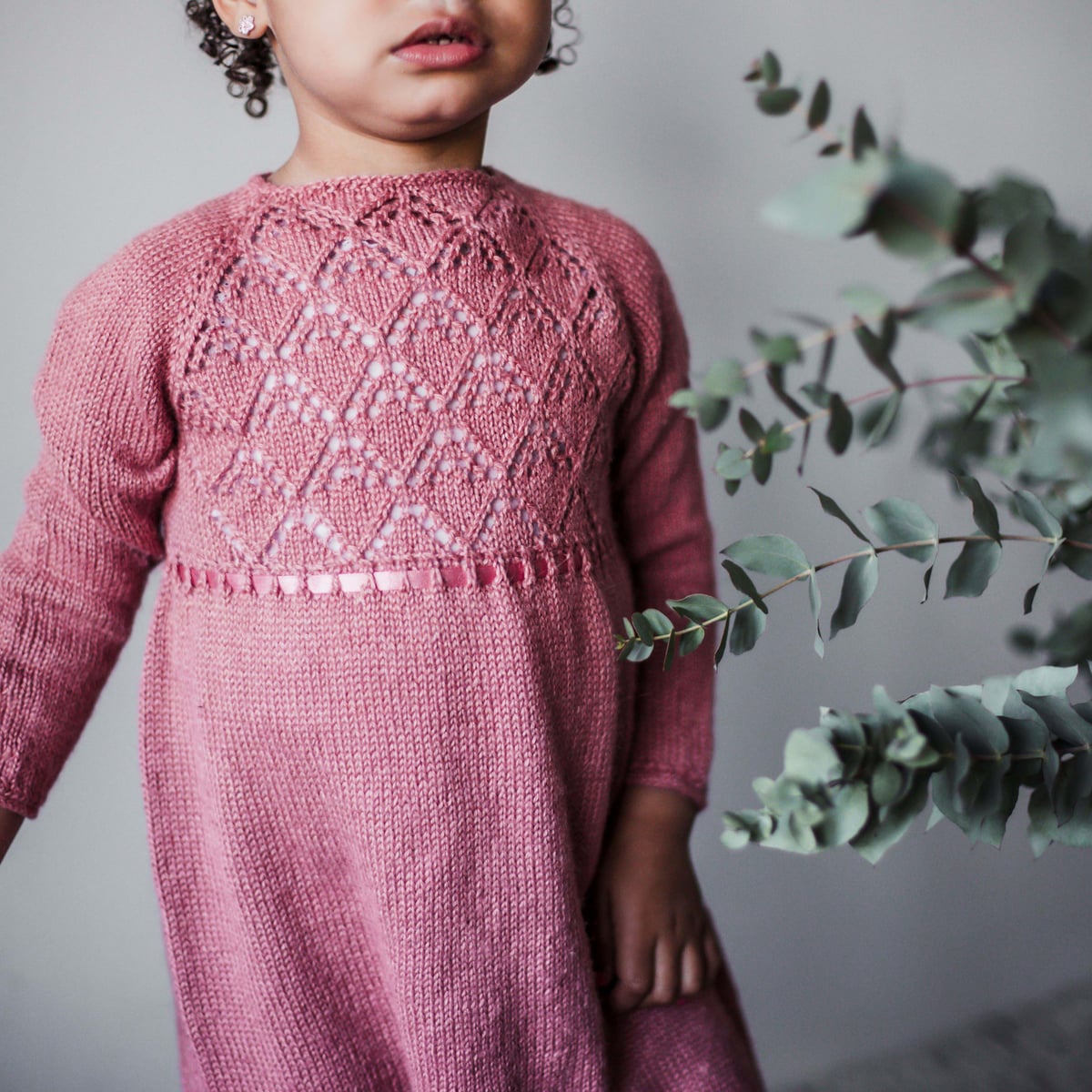 orkin_sk-016_kids-dress_knitting-pattern_prjonauppskrift2.jpeg