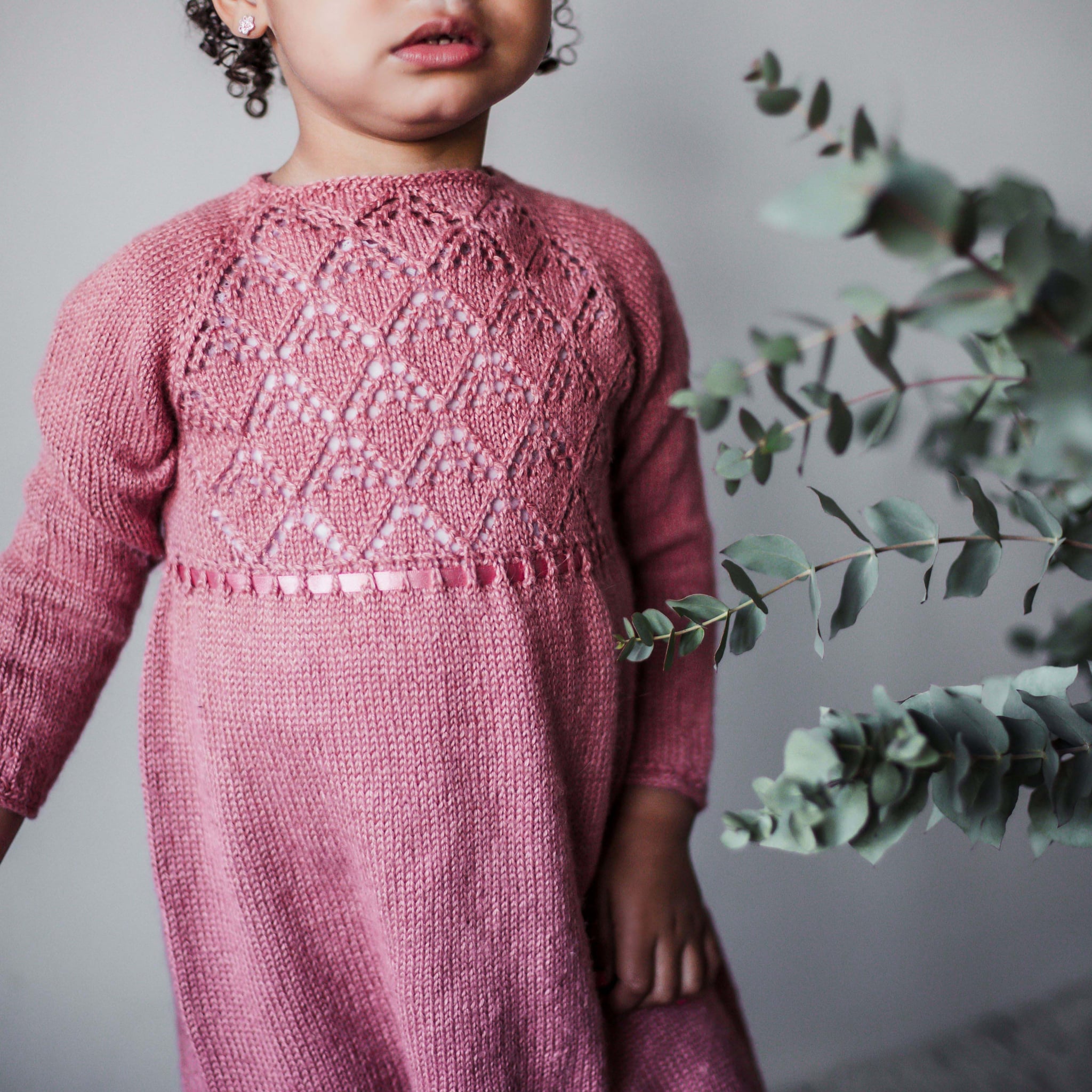 orkin_sk-016_kids-dress_knitting-pattern_prjonauppskrift2.jpeg