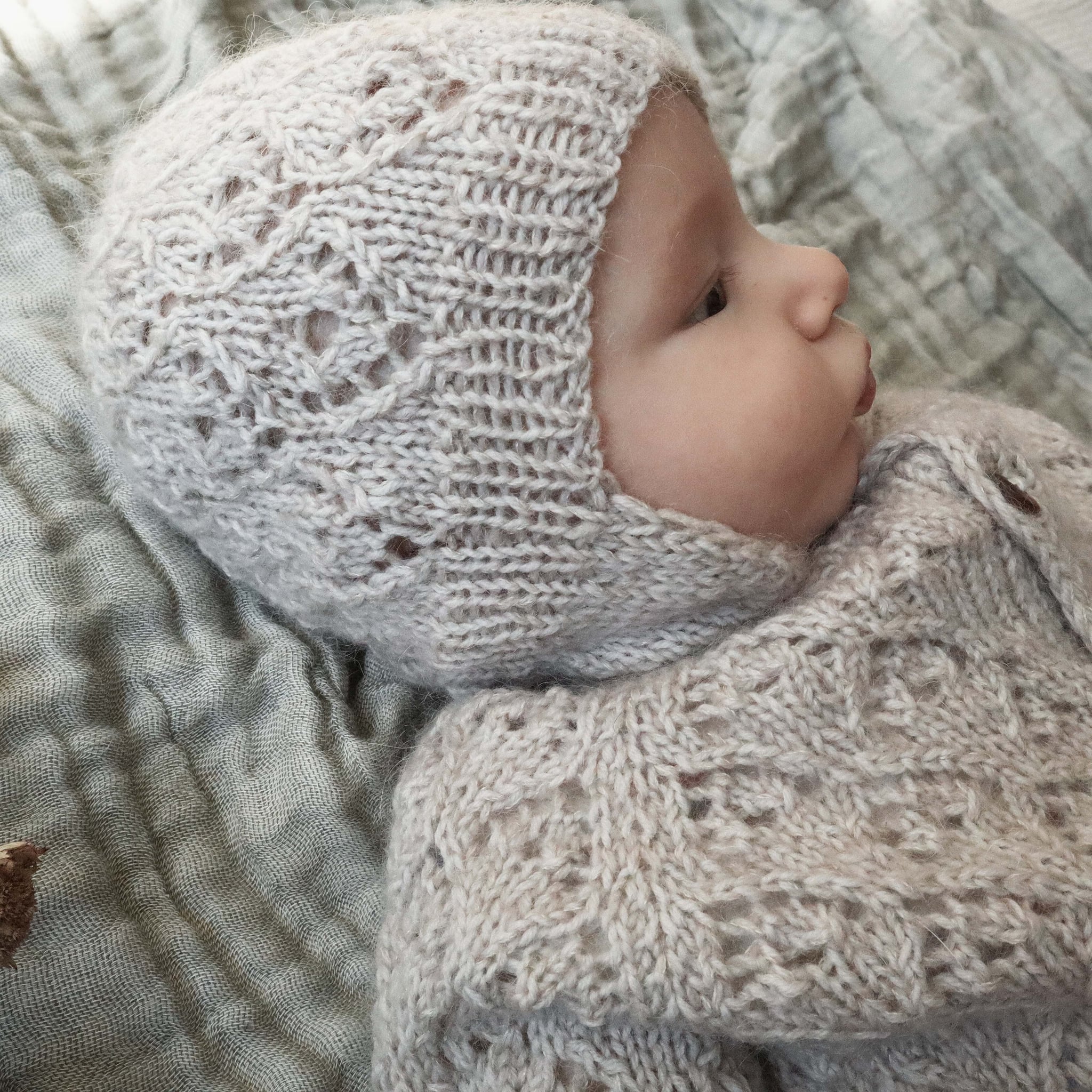uglusvefn_sk-004_newborn-hat_knitting-pattern_prjonauppskrift1.jpeg