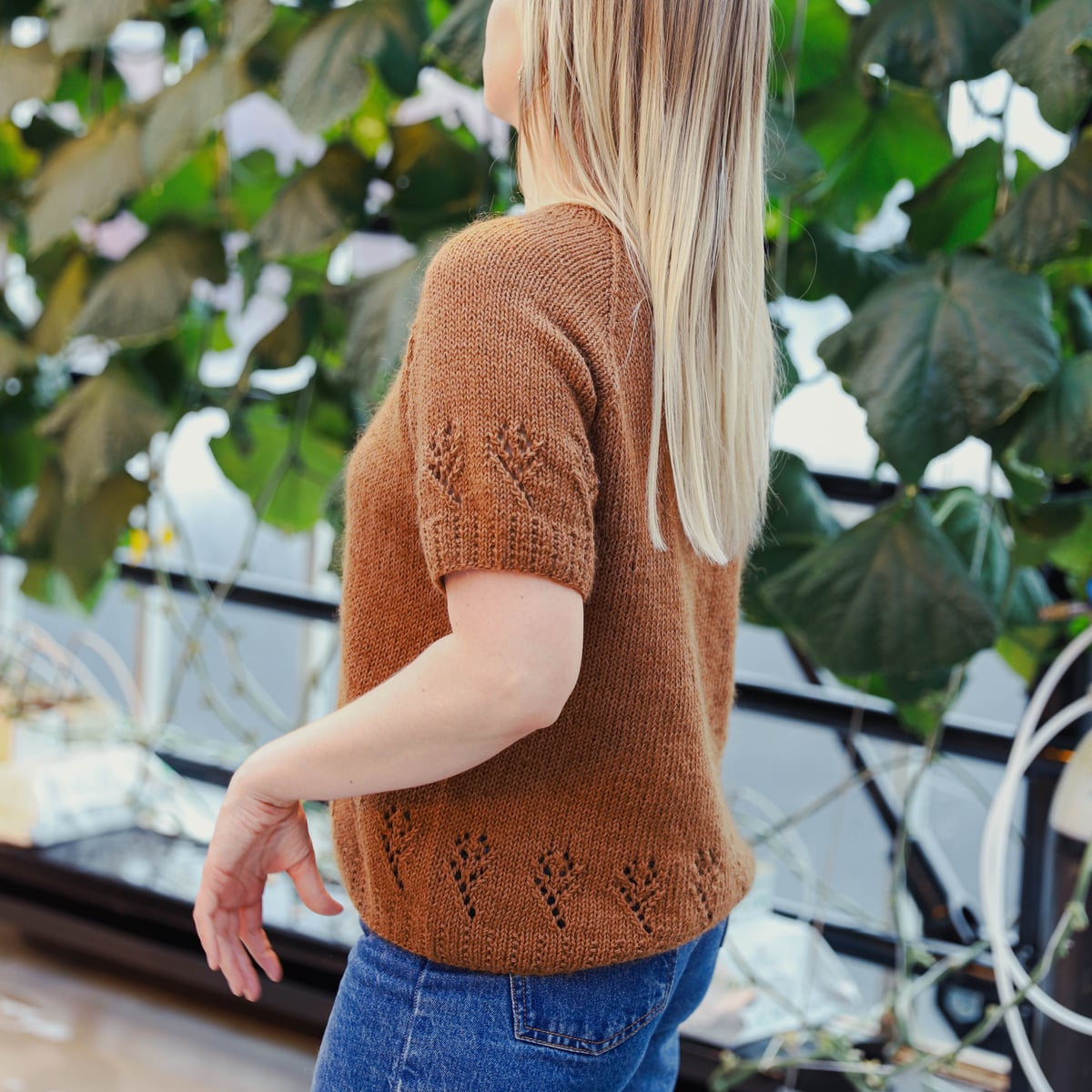 blalilja_knit0479_womens-summer-shirt-knitting-pattern-prjonauppskrift-4.jpeg