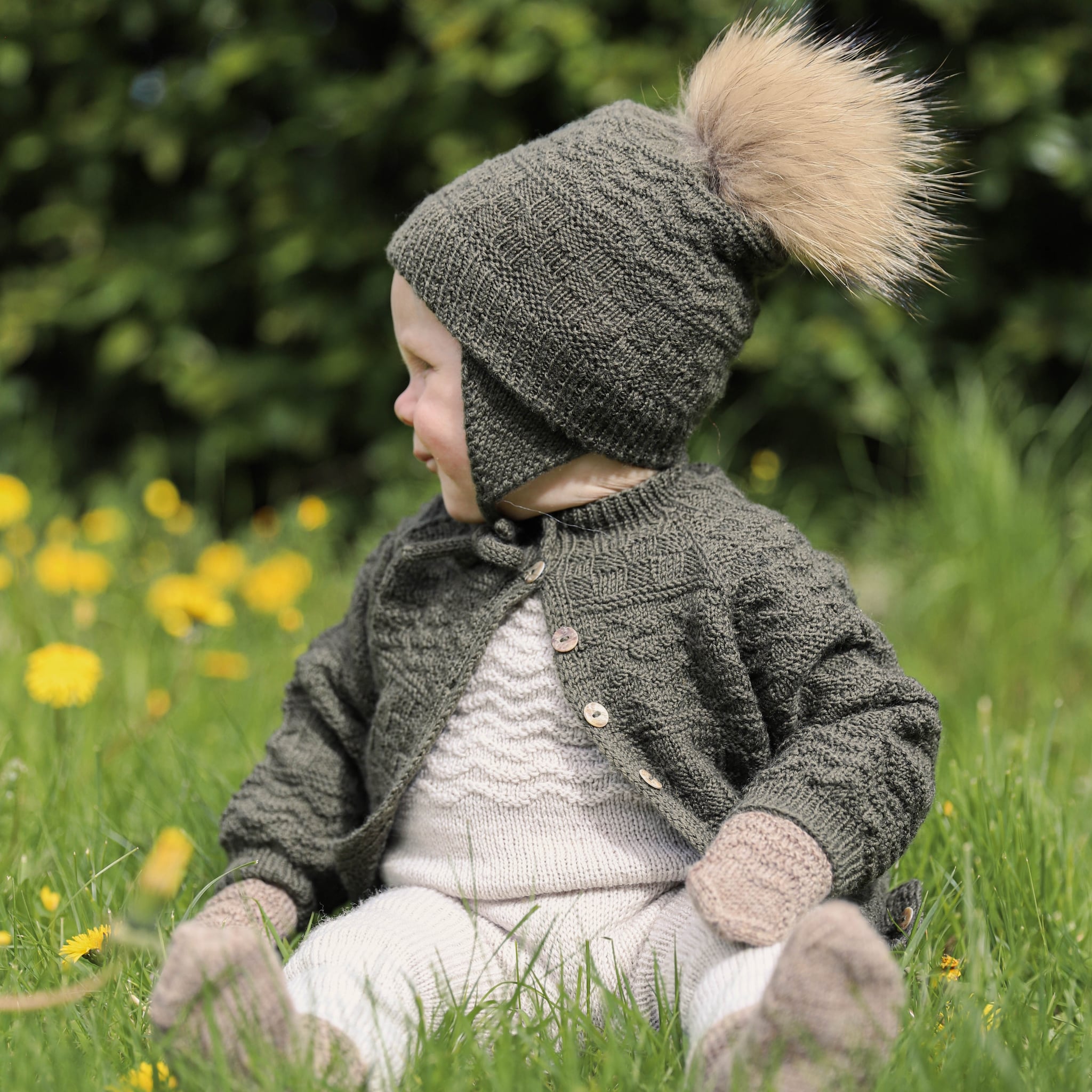 flod_ungbarnapeysa-knit0417_knitted_baby_sweater_knitting-pattern_prjonauppskrift-3.jpeg