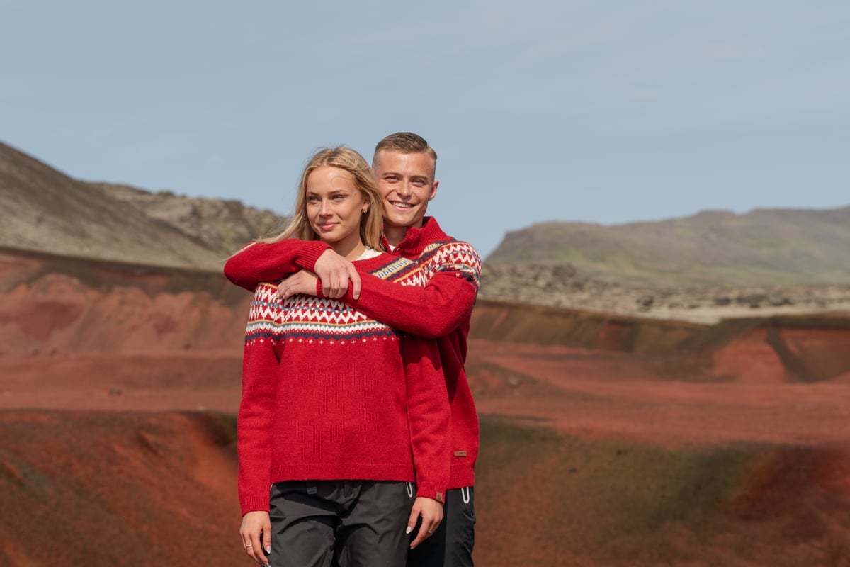 pair in Christmassy wool jumpers from Icewear