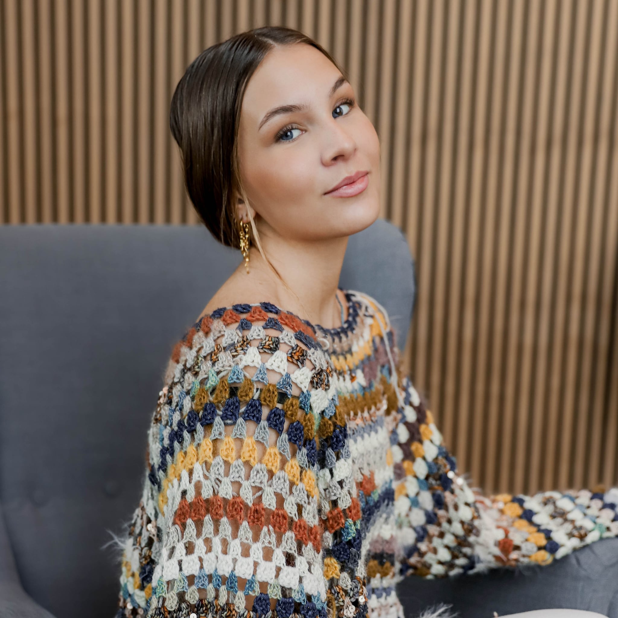random_gk-029_womens-oversizes-sweater_crochet-pattern_hekluppskrift8.jpeg