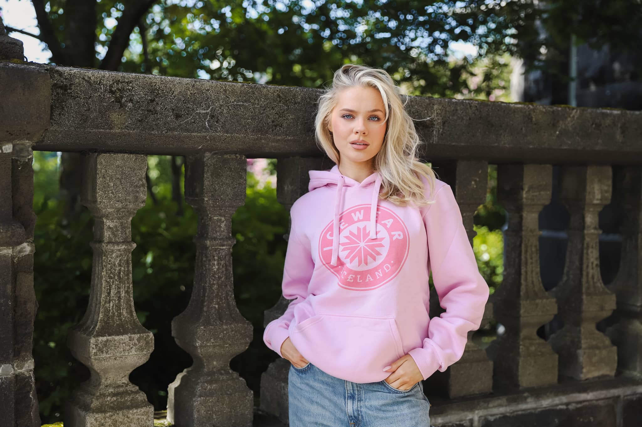 Women's hoodies and sweatshirts