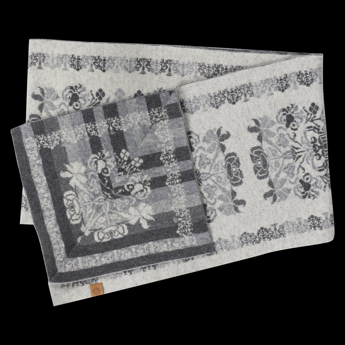 sodulfell-cashmere-scarf_1001.jpeg