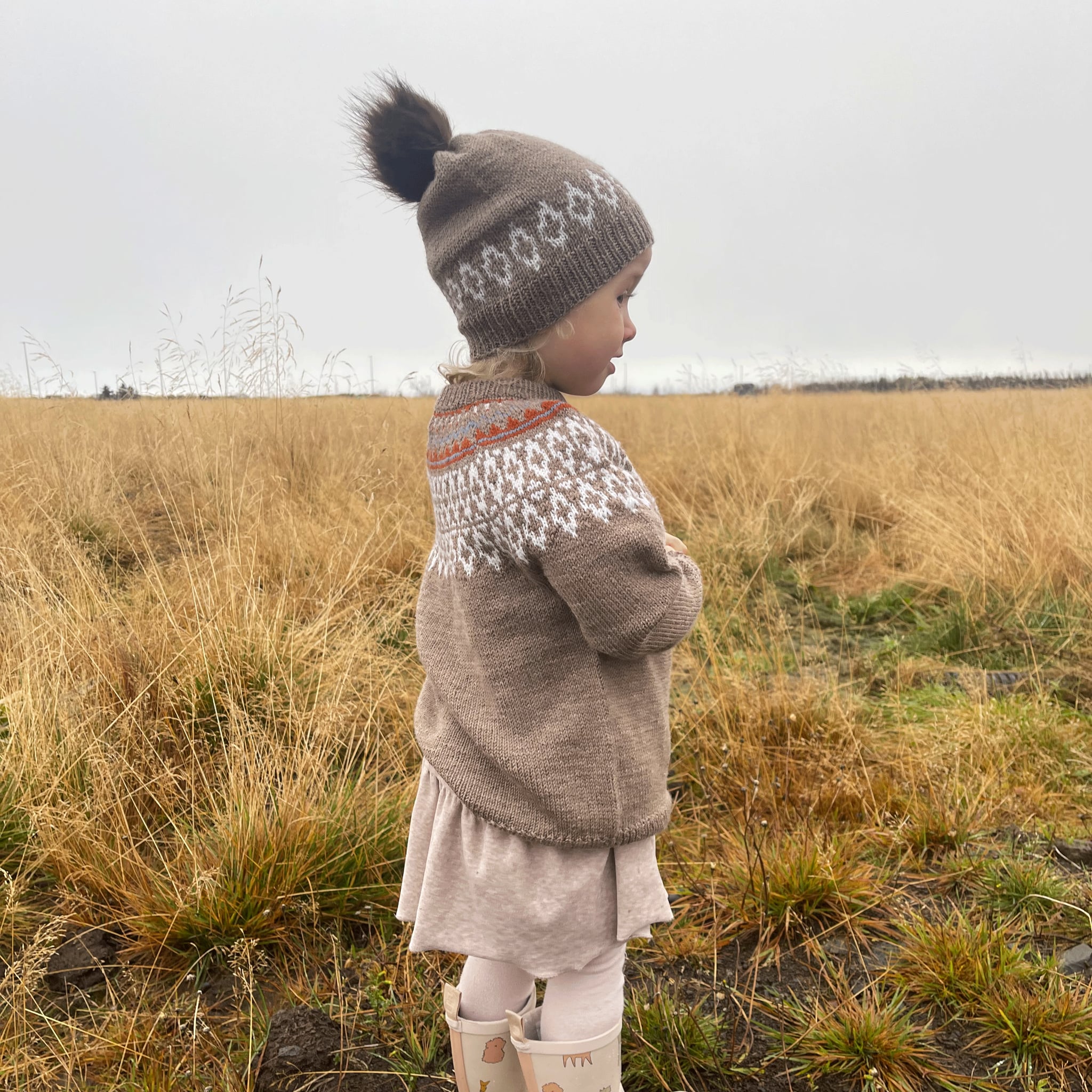 bol_knit0485_kids-sweater_knitting-pattern_prjonauppskrift2.jpeg