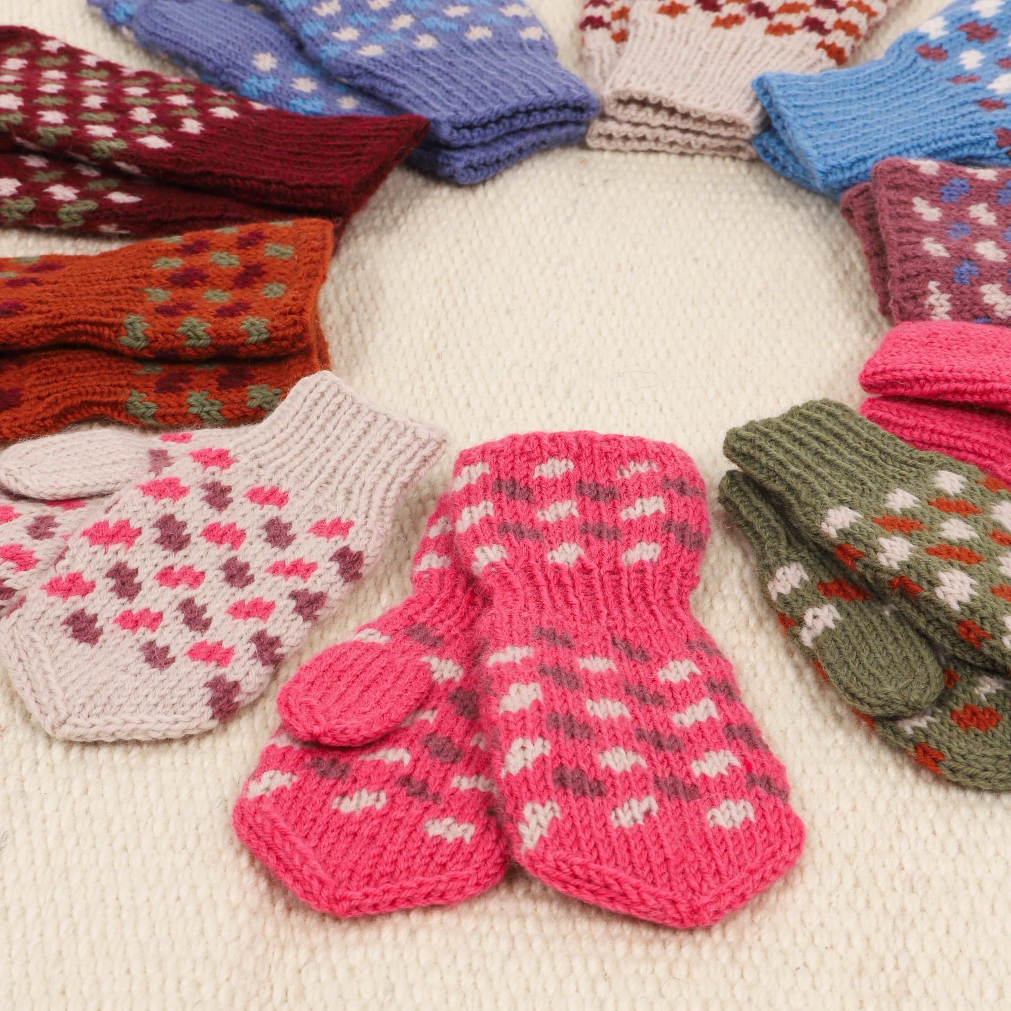 tangi_knit0486_kids-and-tofdfler-mittens_knitting-pattern_prjonauppskrift1.jpeg