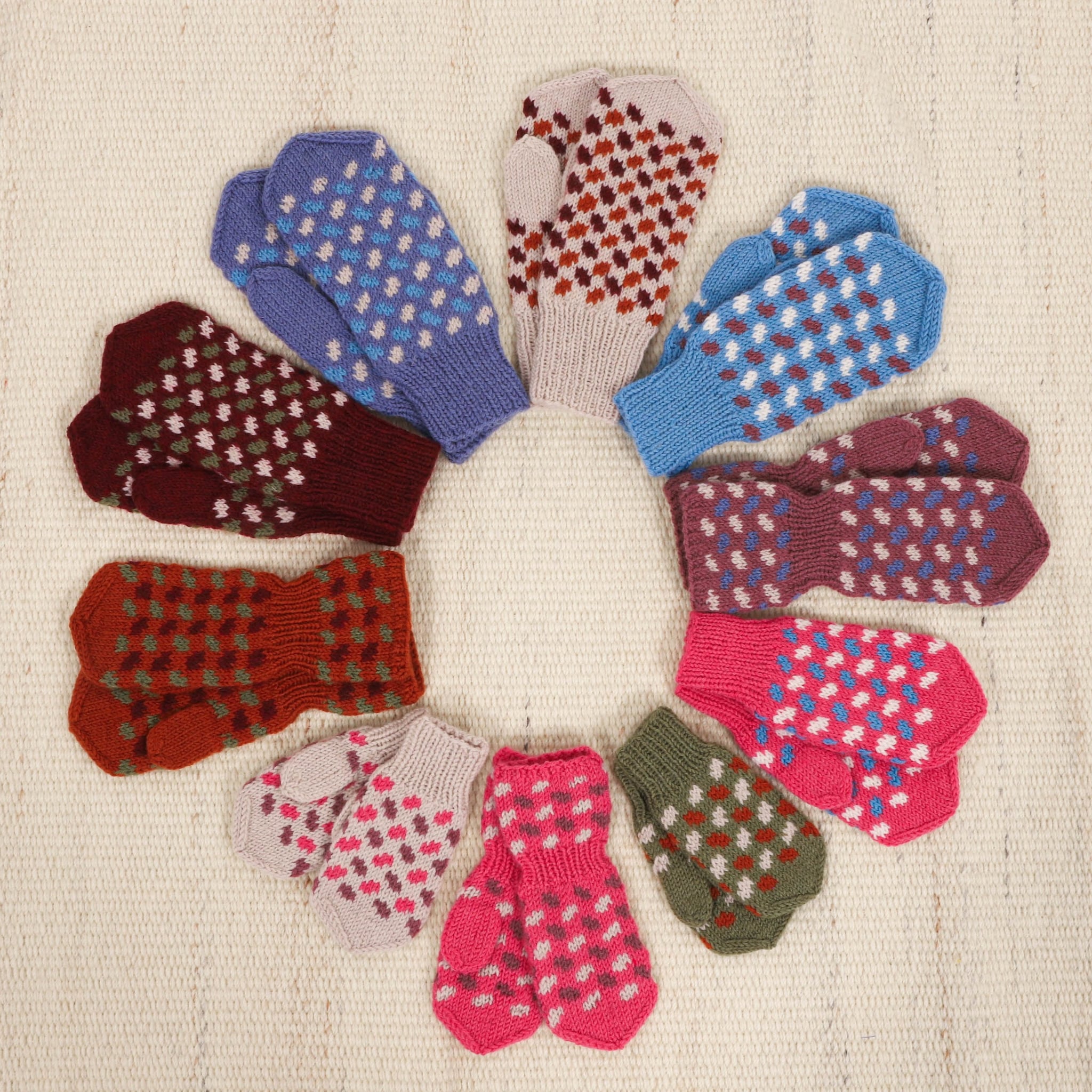 tangi_knit0486_kids-and-tofdfler-mittens_knitting-pattern_prjonauppskrift2.jpeg
