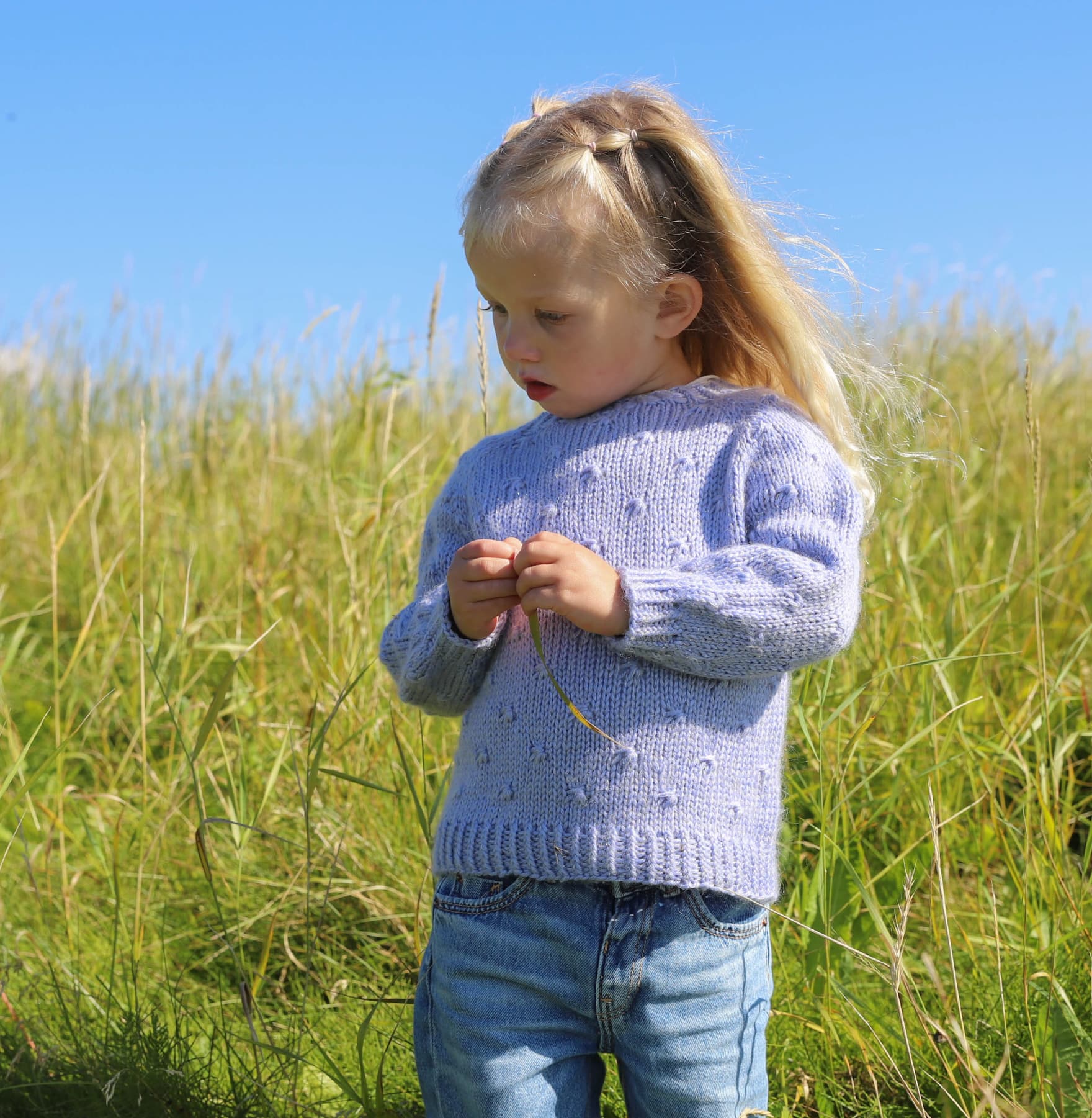 Sóllilja kids' flower sweater knitting pattern