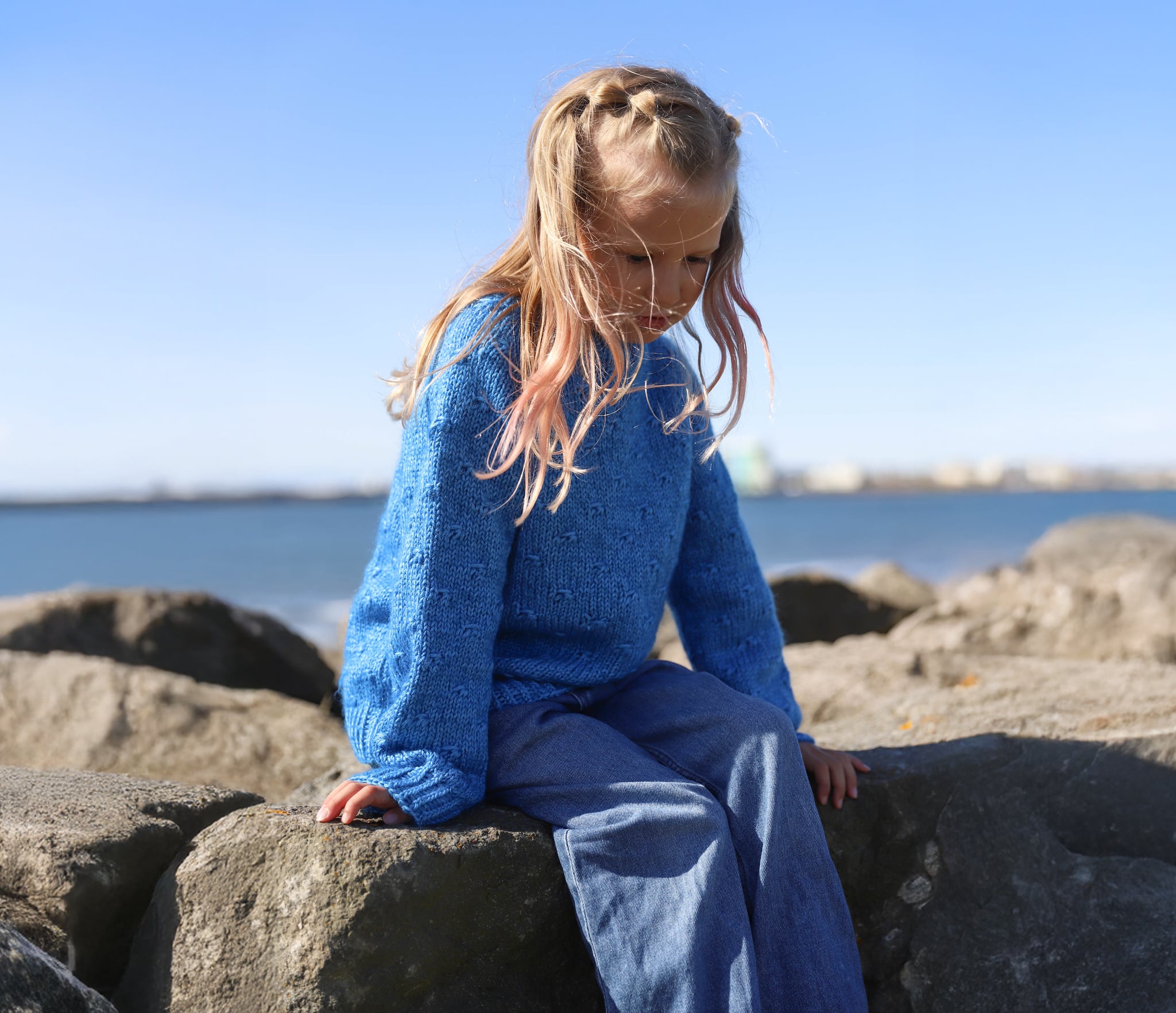 sollilja_knit0488_kids-flower-sweater_knitting-pattern_prjonauppskrift7.jpeg