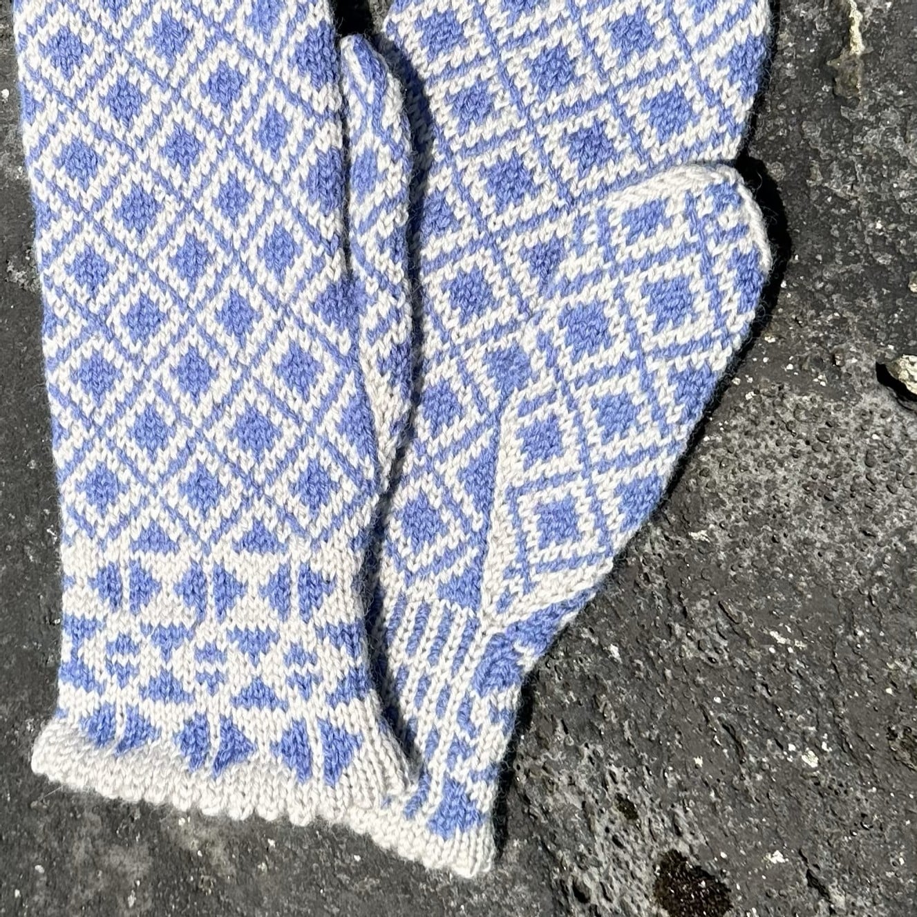 brim_ko-034_womens-mittens_knitting-pattern_prjonauppskrift3.jpeg